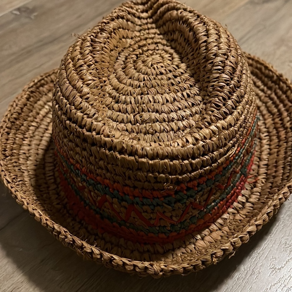 Roxy beach hat, rarely worn! Excellent condition! - Picture 2 of 3